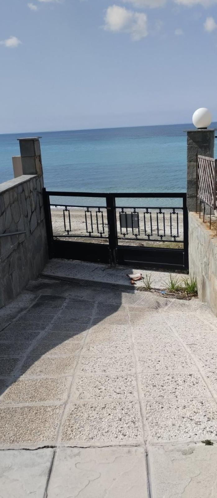 Apartment Christy's By The Sea *